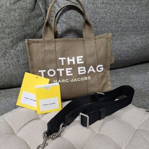 The Marc Jacobs mini tote bag!